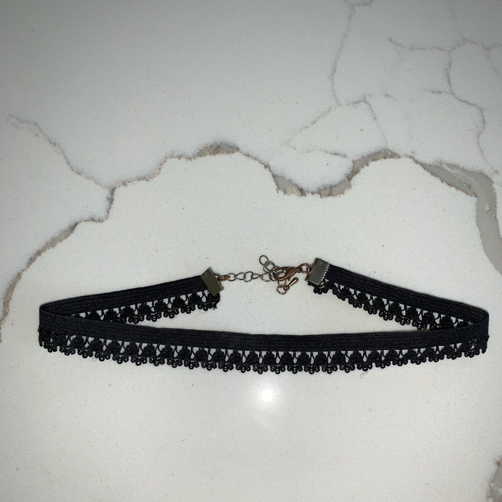 Black lace choker